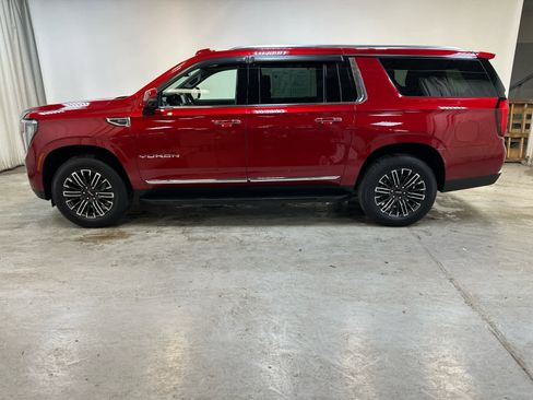 Certified 2025 GMC Yukon XL Elevation image 9