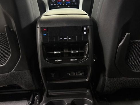 Used 2024 Jeep Grand Cherokee L Laredo AWD/4WD image 21