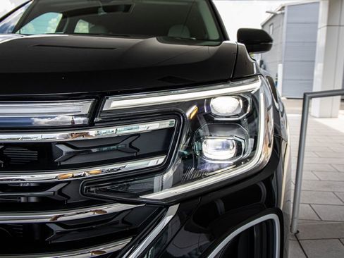 New 2026 Volkswagen Atlas SE FWD image 6