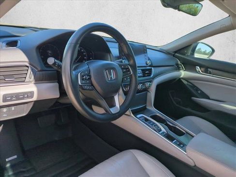 Used 2018 Honda Accord Touring image 10