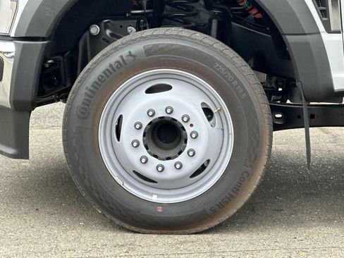 New 2025 Ford F550 2WD Regular Cab Super Duty image 17