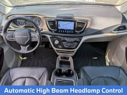 Used 2017 Chrysler Pacifica Touring-L Plus w/ Advanced Safetytec Group FWD image 29