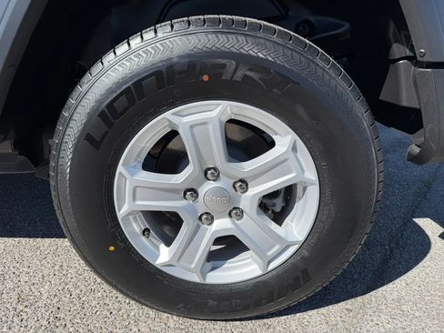 Used 2020 Jeep Wrangler Sport image 36