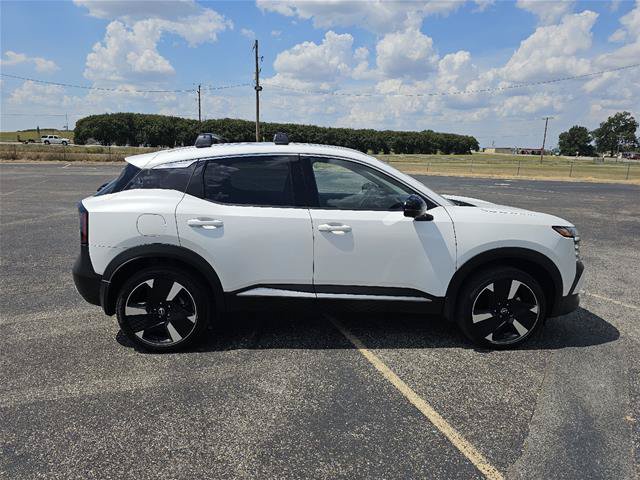 Used 2026 Nissan Kicks SR w/ Cold Weather Package AWD/4WD image 4