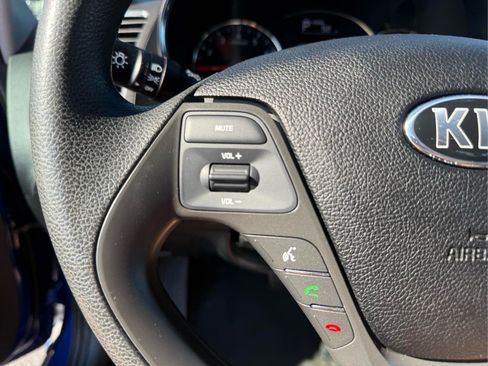 Used 2017 Kia Forte LX FWD image 25