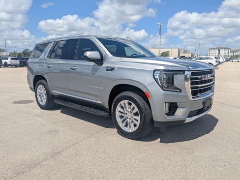 Used 2024 GMC Yukon SLT AWD/4WD image 2