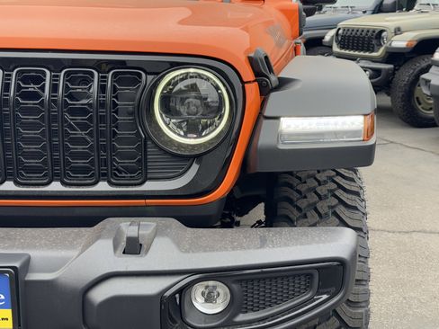 New 2025 Jeep Wrangler Willys AWD/4WD image 12
