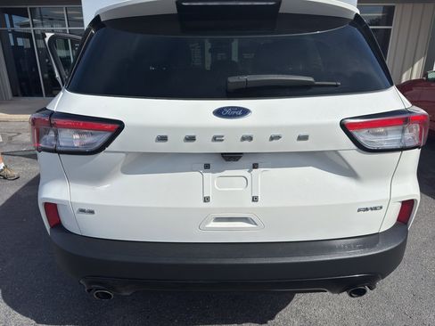 Used 2022 Ford Escape SE w/ SE Sport Appearance Package image 8