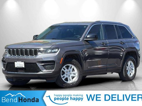 Used 2023 Jeep Grand Cherokee Laredo w/ Luxury Tech Group I AWD/4WD image 1