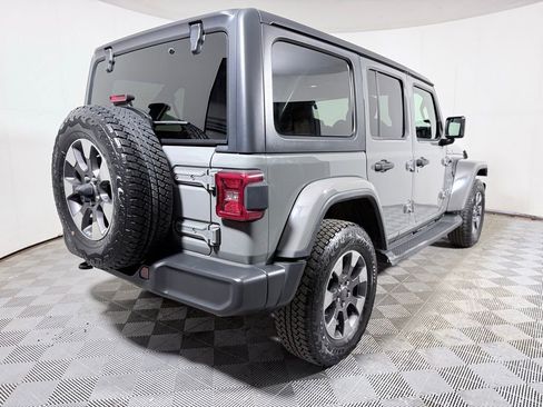 Used 2018 Jeep Wrangler Unlimited Sahara AWD/4WD image 7