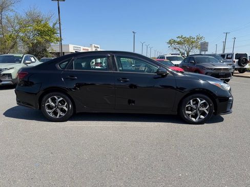 Used 2019 Kia Forte LXS FWD image 8
