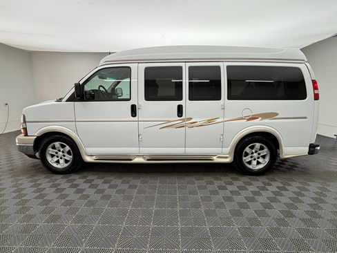 Used 2012 Chevrolet Express 1500 RWD image 12