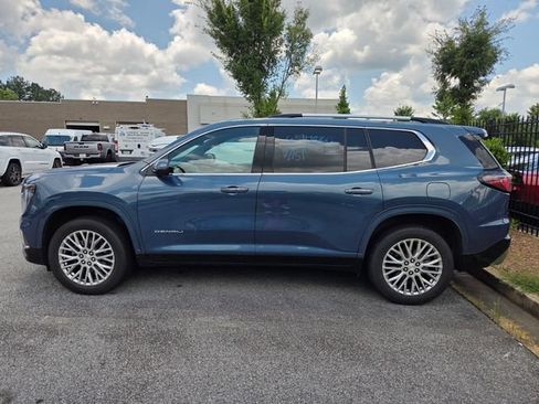 Used 2025 GMC Acadia Denali FWD image 3
