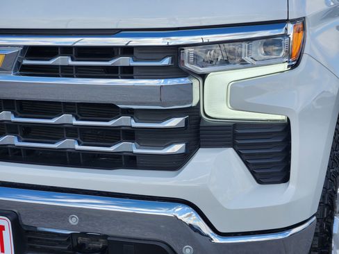 Used 2025 Chevrolet Silverado 1500 LTZ w/ Z71 Off-Road Package AWD/4WD image 8