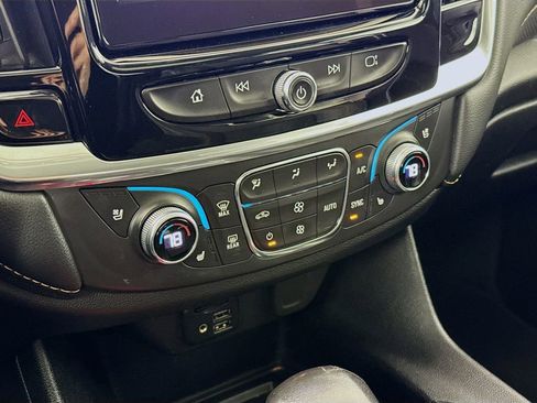Used 2021 Chevrolet Traverse Premier AWD/4WD image 18