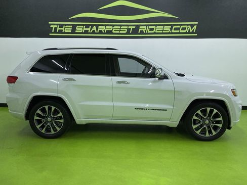 Used 2018 Jeep Grand Cherokee Overland image 11