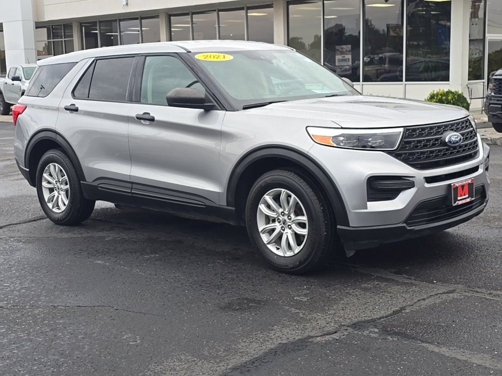Used 2021 Ford Explorer 4WD w/ Class III Trailer Tow Package image 1