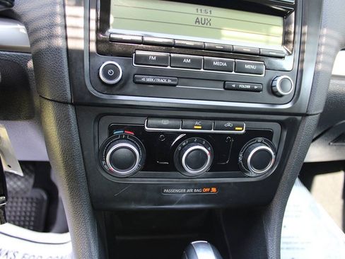 Used 2011 Volkswagen Golf 4-Door FWD image 22
