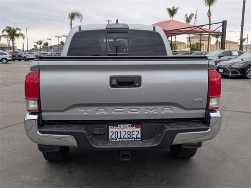 Used 2017 Toyota Tacoma TRD Off-Road image 6