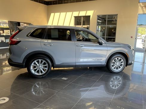 Used 2024 Honda CR-V EX image 7