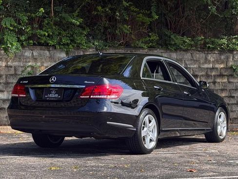 Used 2014 Mercedes-Benz E 350 4MATIC Sedan image 4