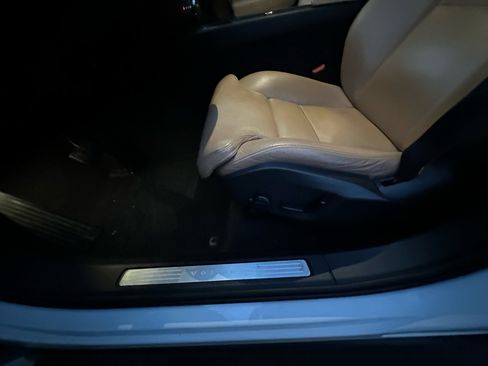 Used 2019 Volvo XC60 T5 Momentum w/ Multimedia Package image 22