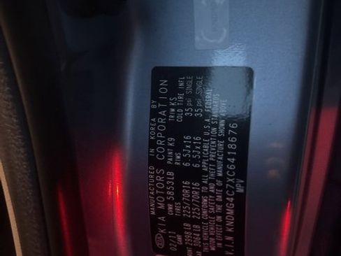 Used 2012 Kia Sedona LX image 17