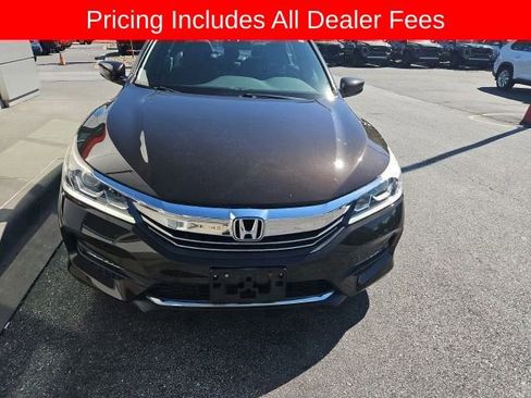 Used 2017 Honda Accord Sport image 14