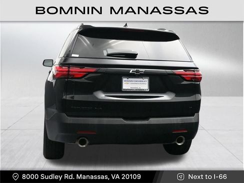 Used 2023 Chevrolet Traverse LT w/ Midnight/Sport Edition AWD/4WD image 4