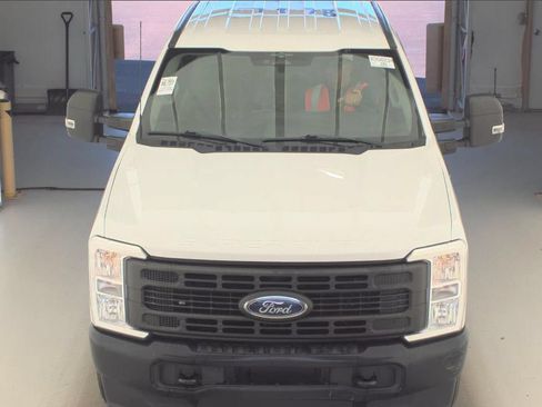 Used 2023 Ford F250 XL AWD/4WD image 2