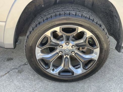 Used 2022 RAM 1500 Limited AWD/4WD image 9