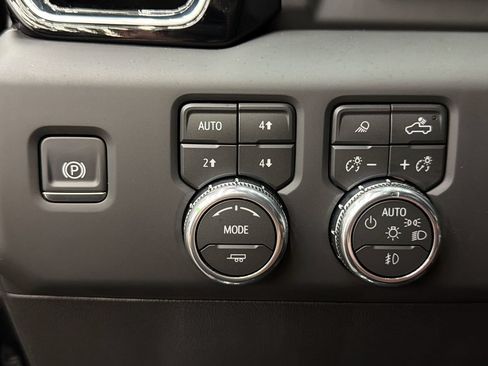 Used 2026 GMC Sierra 3500 Denali Ultimate AWD/4WD image 31