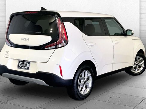 Used 2025 Kia Soul LX w/ LX Technology Package FWD image 13