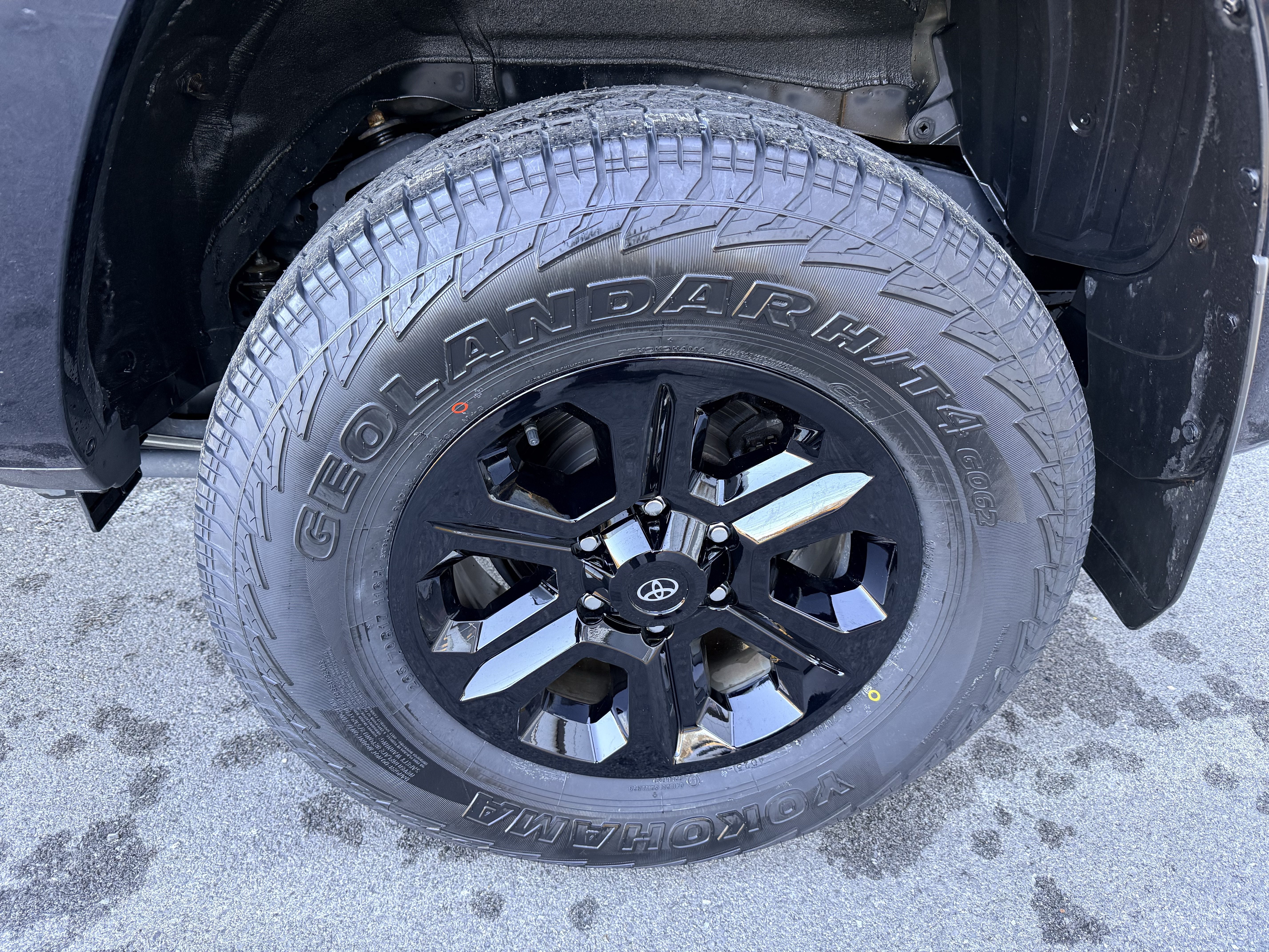 Used 2024 Toyota 4Runner SR5 Premium w/ Moonroof Package AWD/4WD image 7