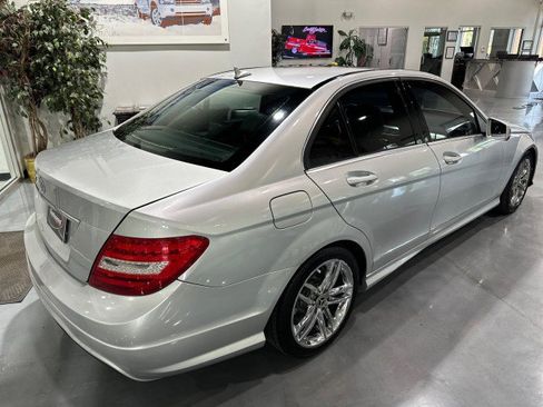 Used 2013 Mercedes-Benz C 250 Sedan image 3