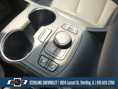 Used 2022 GMC Terrain SLT w/ Infotainment Package II AWD/4WD image 12