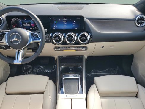 Certified 2025 Mercedes-Benz GLA 250 image 10