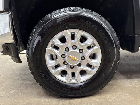 Used 2022 Chevrolet Silverado 2500 LT w/ Convenience Package image 36