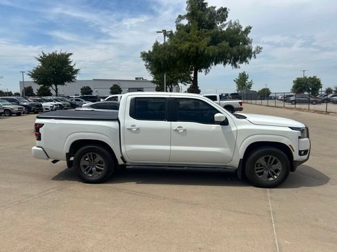 Certified 2025 Nissan Frontier SV w/ SV Convenience Package RWD image 6