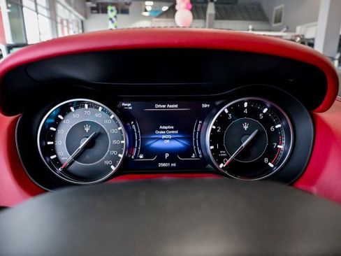 Used 2022 Maserati Ghibli Modena image 32