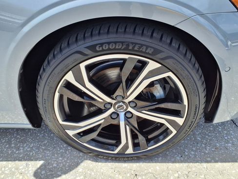 Used 2024 Volvo S60 B5 Plus AWD/4WD image 11