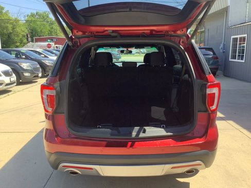 Used 2016 Ford Explorer XLT w/ Equipment Group 201A AWD/4WD image 14