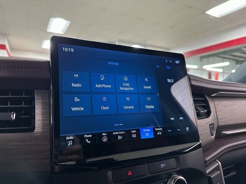 Used 2022 Ford Expedition Limited image 24