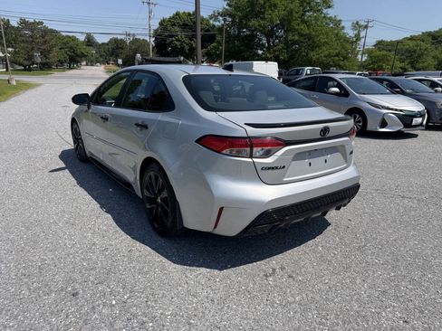 Used 2022 Toyota Corolla SE FWD image 3