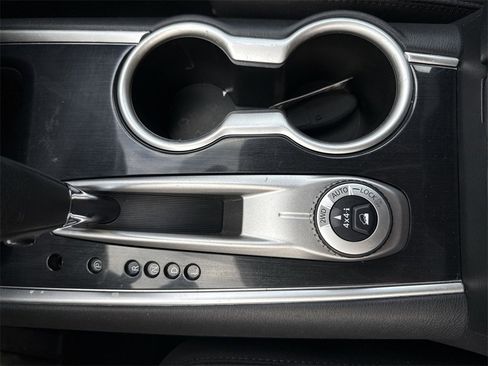 Used 2020 Nissan Pathfinder SV image 37