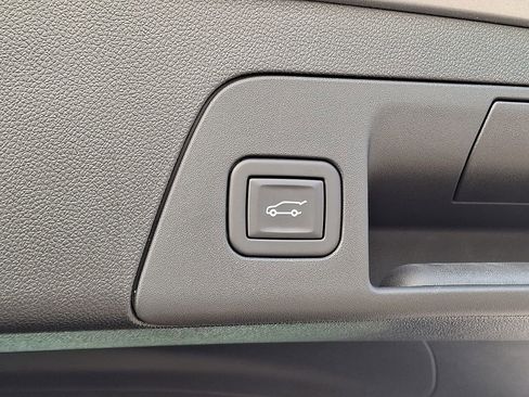 Used 2023 Buick Envision Essence image 29