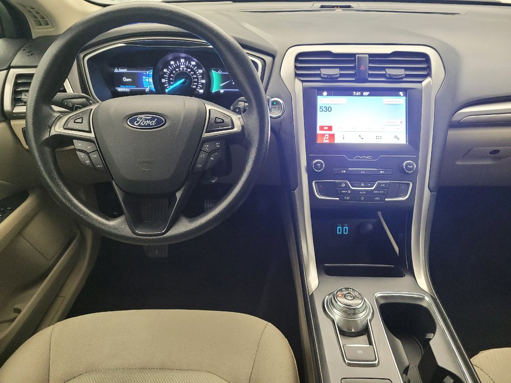 Used 2019 Ford Fusion SE FWD image 22
