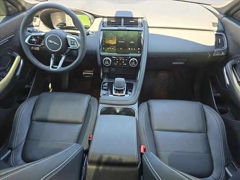 Certified 2024 Jaguar E-PACE R-Dynamic SE AWD/4WD image 9