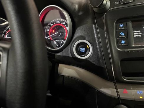 Used 2018 Dodge Journey SE w/ Blacktop Package FWD image 19