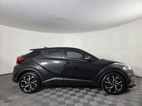 Used 2019 Toyota C-HR XLE image 2